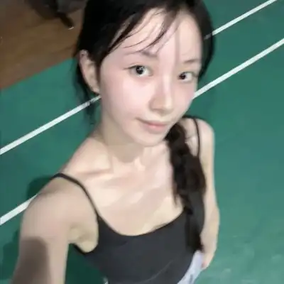 罗俊诗